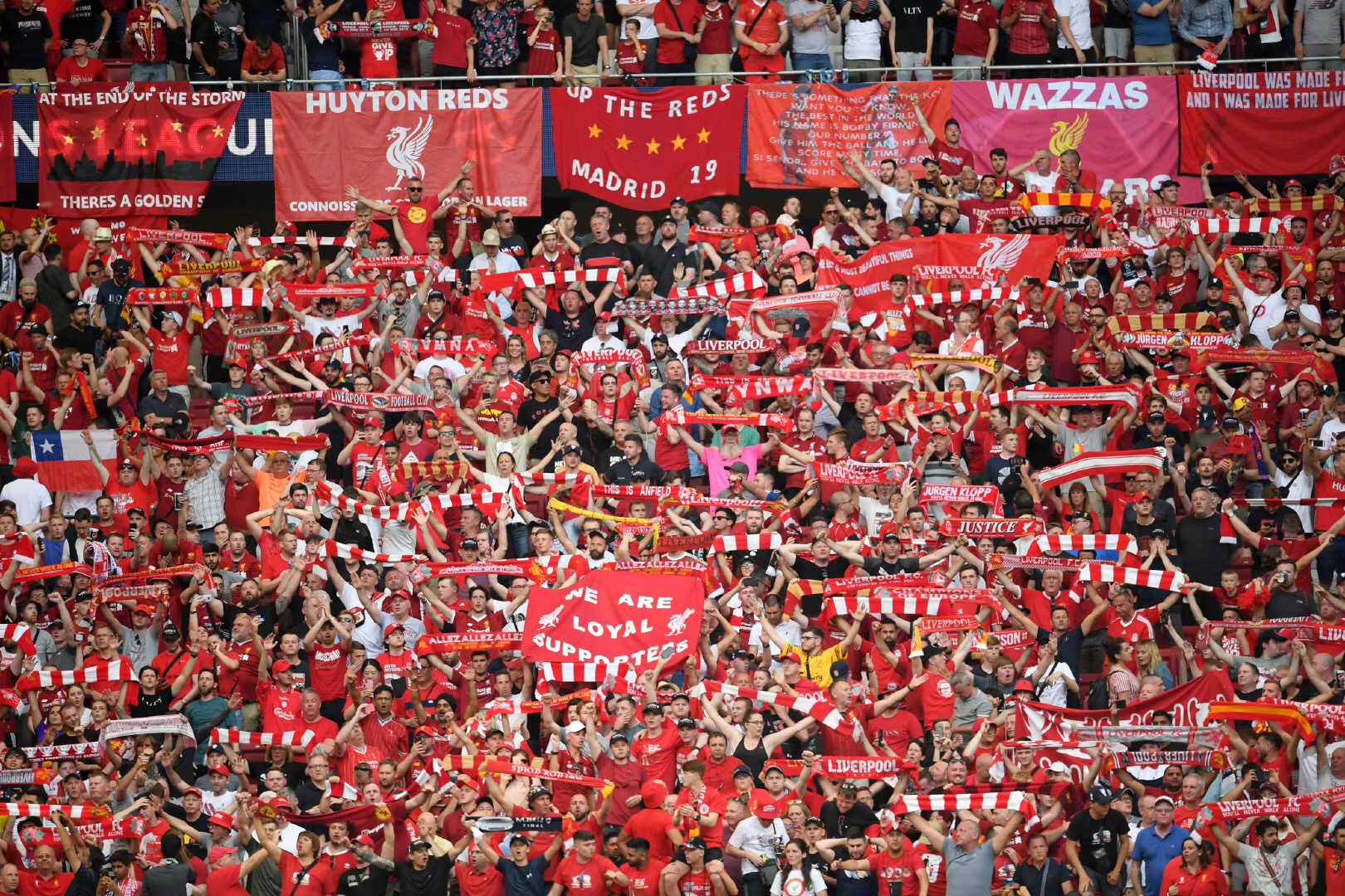 每体：阿劳霍的两位经纪人和德科会面，分析球员目前的现状（每体：德科与阿劳霍两位经纪人会谈，研判球员当前处境）