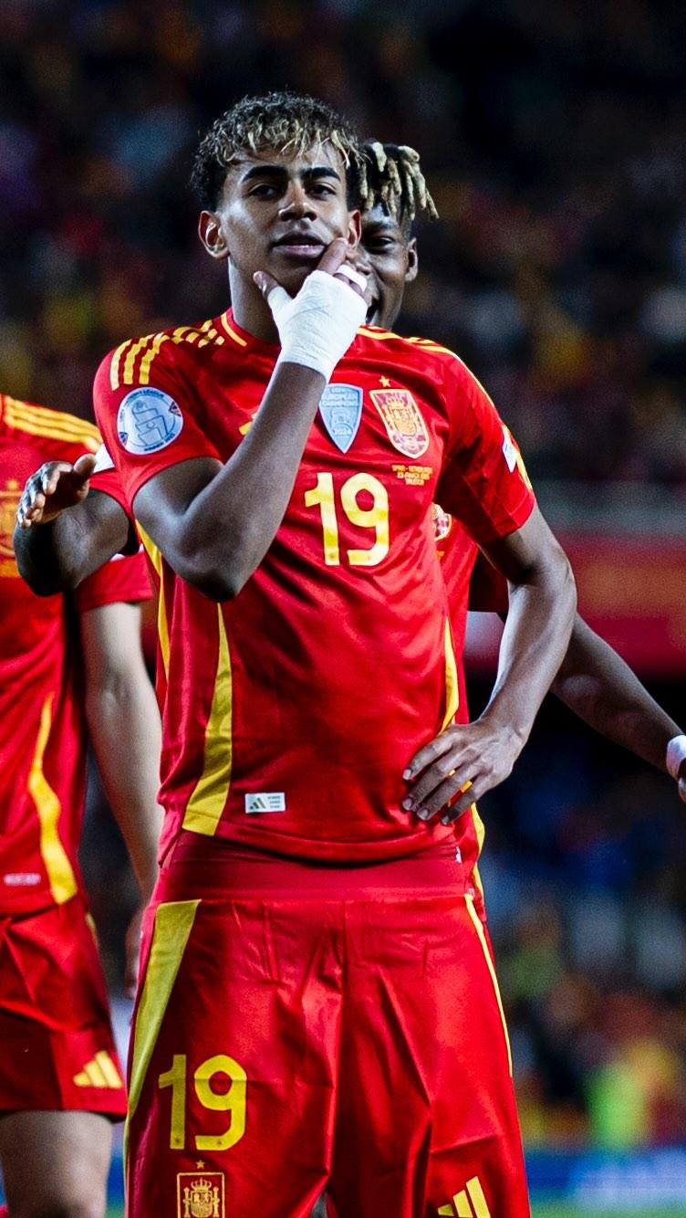 法兰克福后卫：巴萨的比赛风格非常大胆，你会欣赏他们的水平（法兰克福后卫：巴萨踢法大胆，实力令人称道）