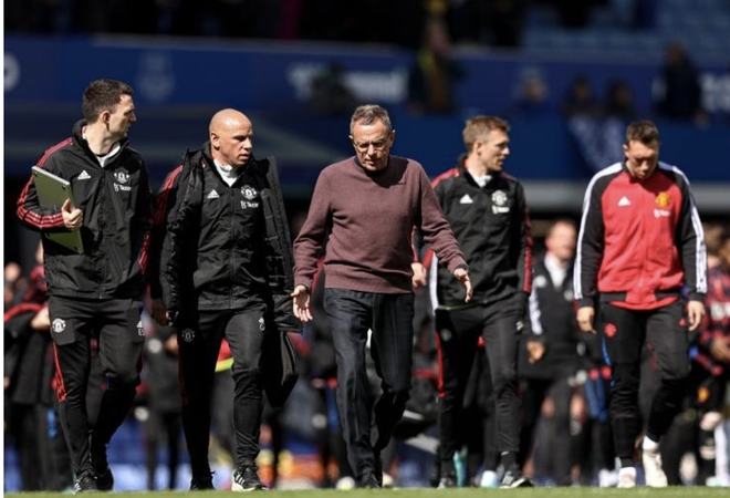 里弗斯：我们的区域联防和盯人防守都能更好，还要简化内线轮转（里弗斯：区域联防与盯人仍有提升空间，将精简内线轮换）