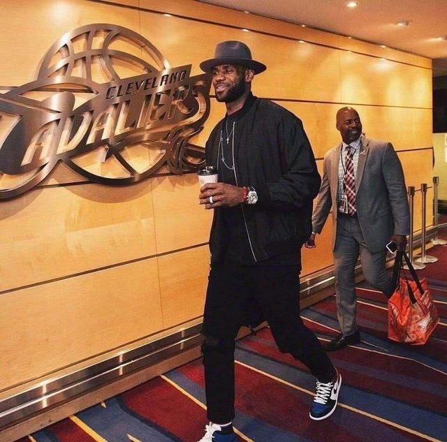 巴特：曾建议曼联签下克罗斯和博格巴，但是高层只选择了后者（巴特：曾提议曼联同时引进克罗斯和博格巴，高层最终只拍板博格巴）