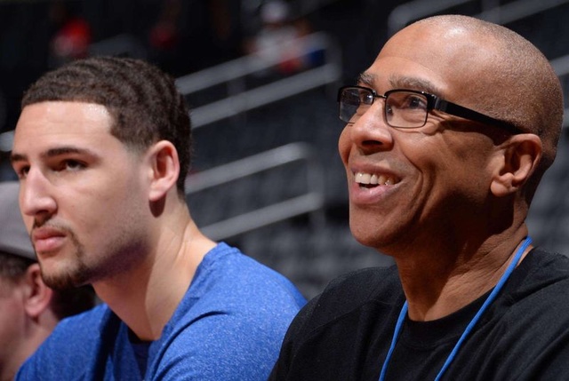 德媒：磁卡需大幅降薪才可能续约，队里已有他的接班人比朔夫（德媒：磁卡若想续约需大幅降薪，队内已将比朔夫视作接班人）