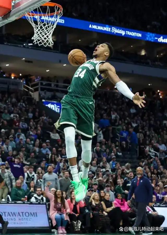 拉赫马尼：我们要庆祝，因为训练、工作就是为了让球迷高兴（拉赫马尼：该庆祝了，我们拼搏只为让球迷开心）